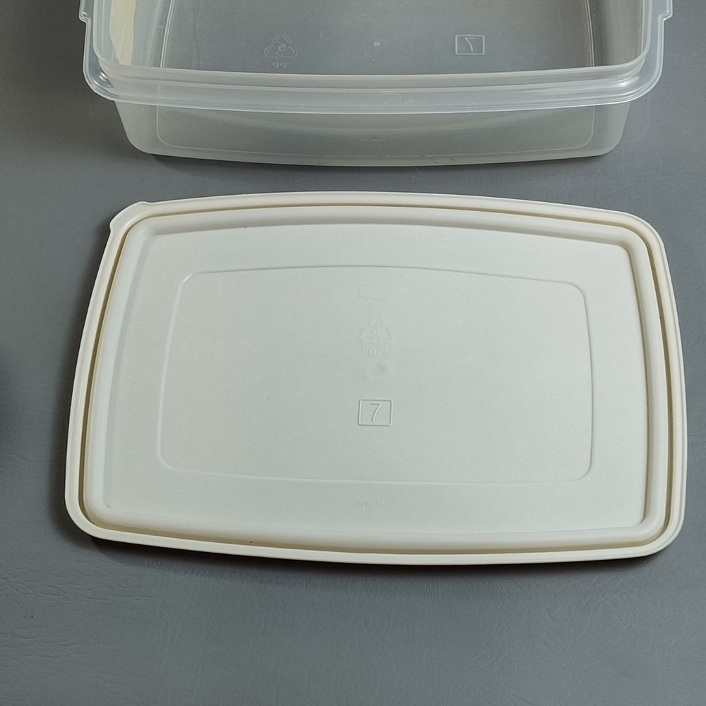Rubbermaid Servin Saver Lot Of 3- (2) #10 12 Oz & #10 17 Cup Almond Rectangle - Picture 6 of 16